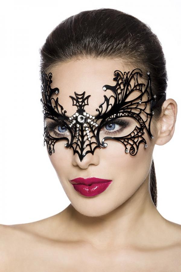 Metalen masker spinnenweb